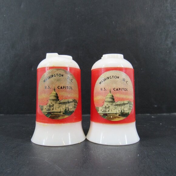 Vintage Washington D.C. U.S. Capitol Salt and Pepper Shakers Plastic 2 1/4" - Picture 1 of 9